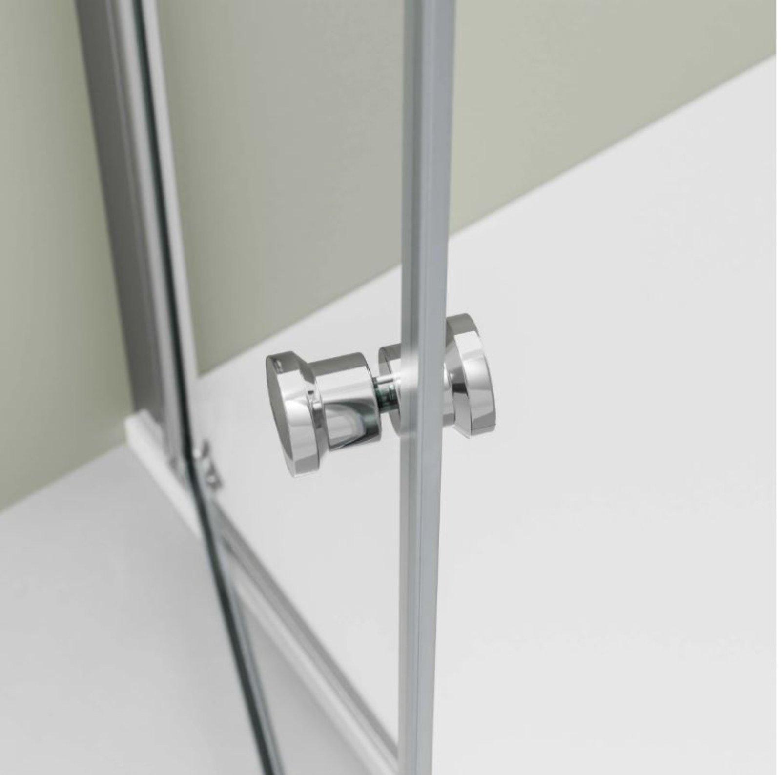 Elegante Nischendusche mit Doppelpendeltüren - Bild 4