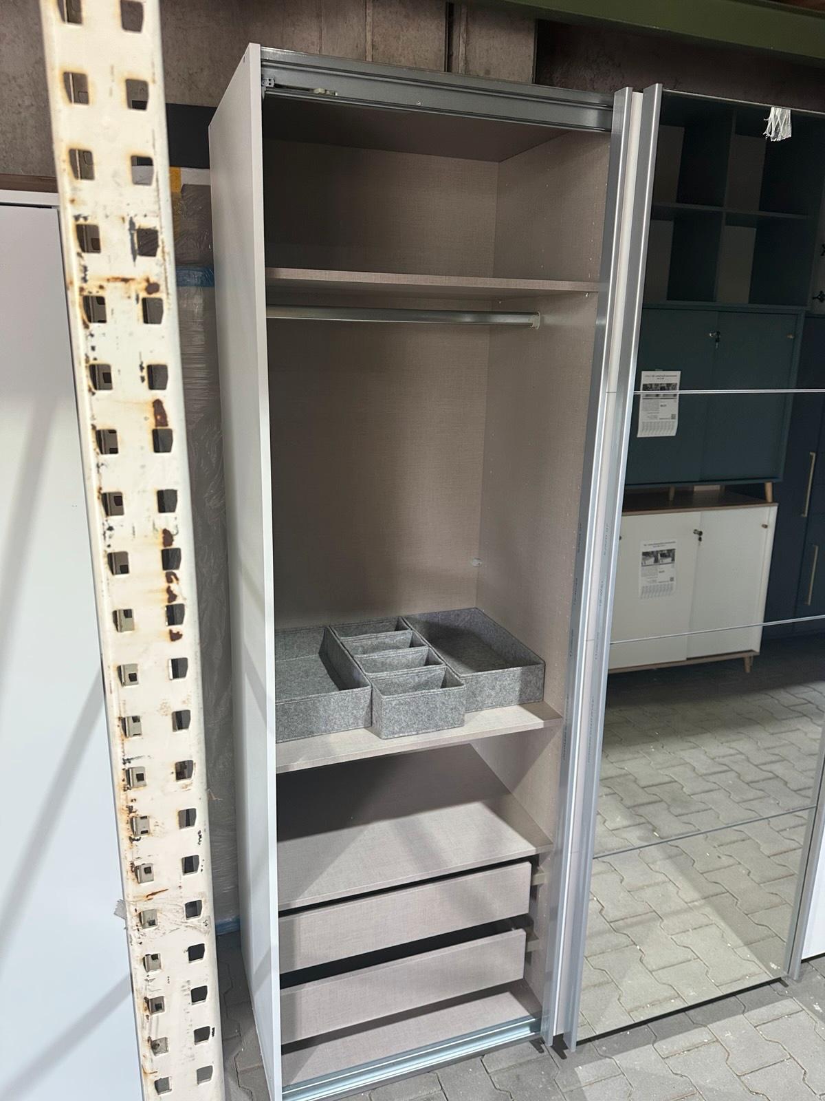 Moderner Schwebetürenschrank mit Spiegel - Bild 2