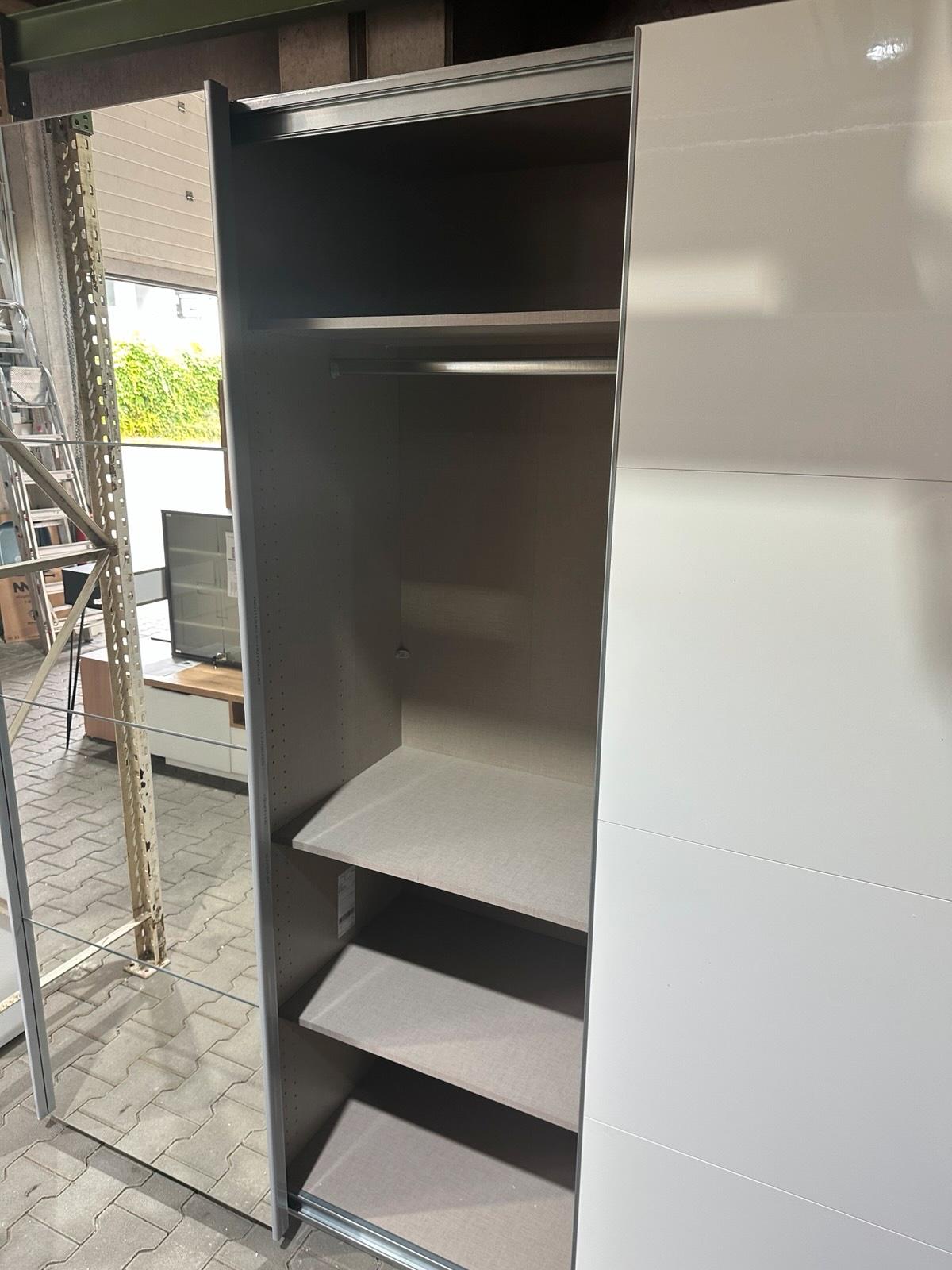 Moderner Schwebetürenschrank mit Spiegel - Bild 5